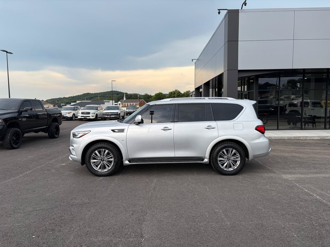 Used 2020 INFINITI QX80 Luxe w/ Proassist Package AWD/4WD image 6