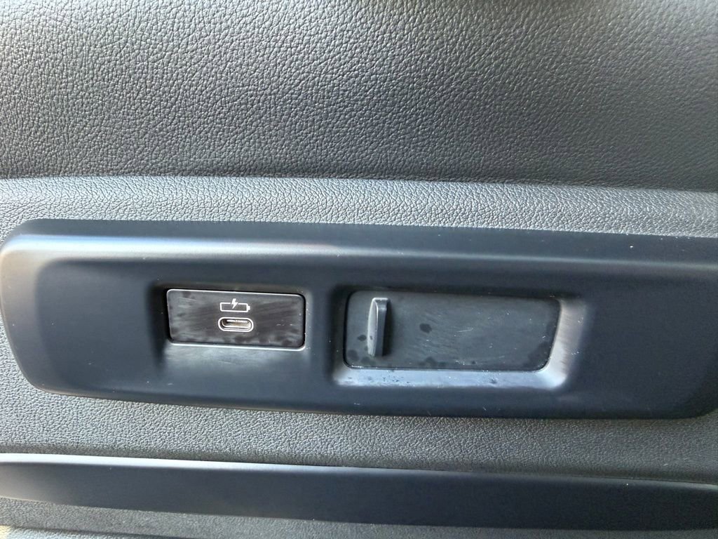 Used 2019 BMW X7 xDrive50i w/ M Sport Package image 11