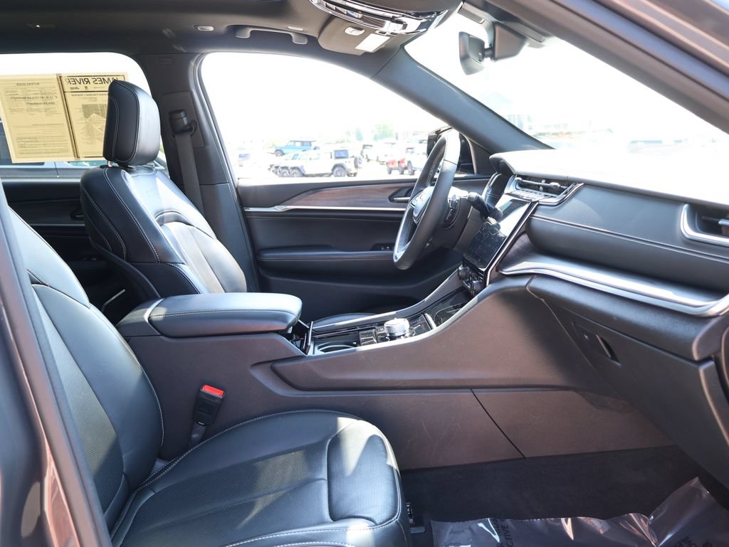 Used 2023 Jeep Grand Cherokee L Overland AWD/4WD image 8
