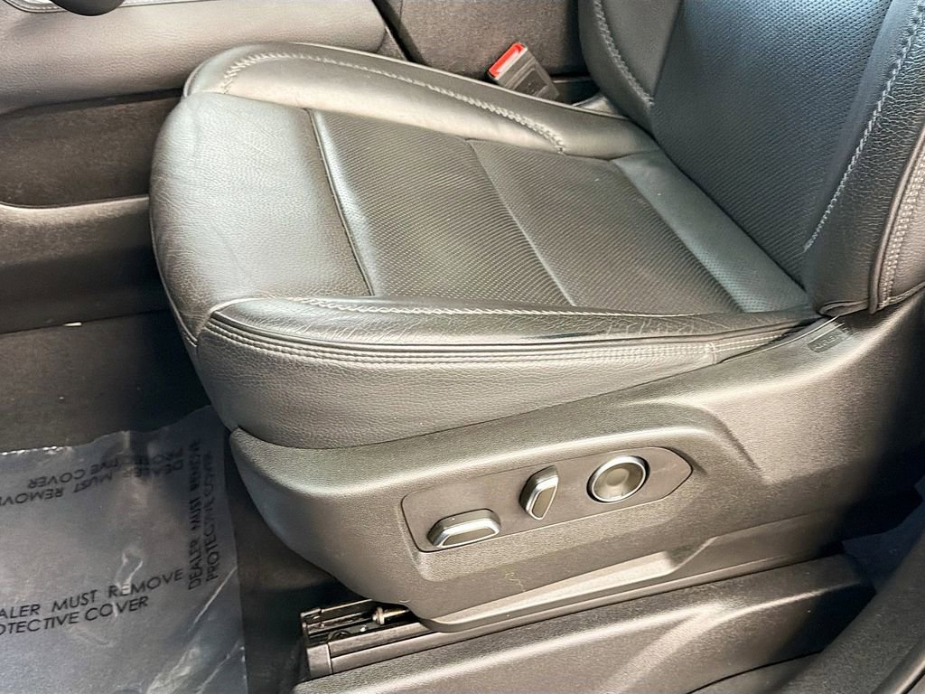 Used 2024 GMC Yukon XL Denali AWD/4WD image 19