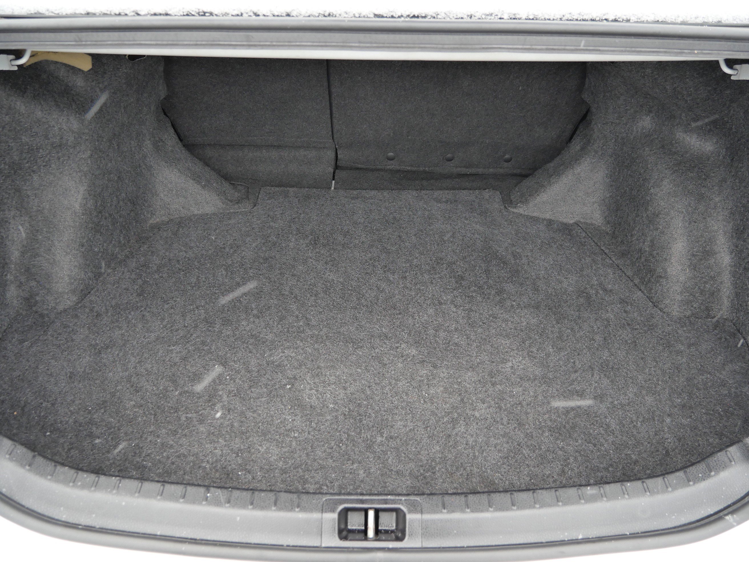 Used 2018 Toyota Corolla LE image 18