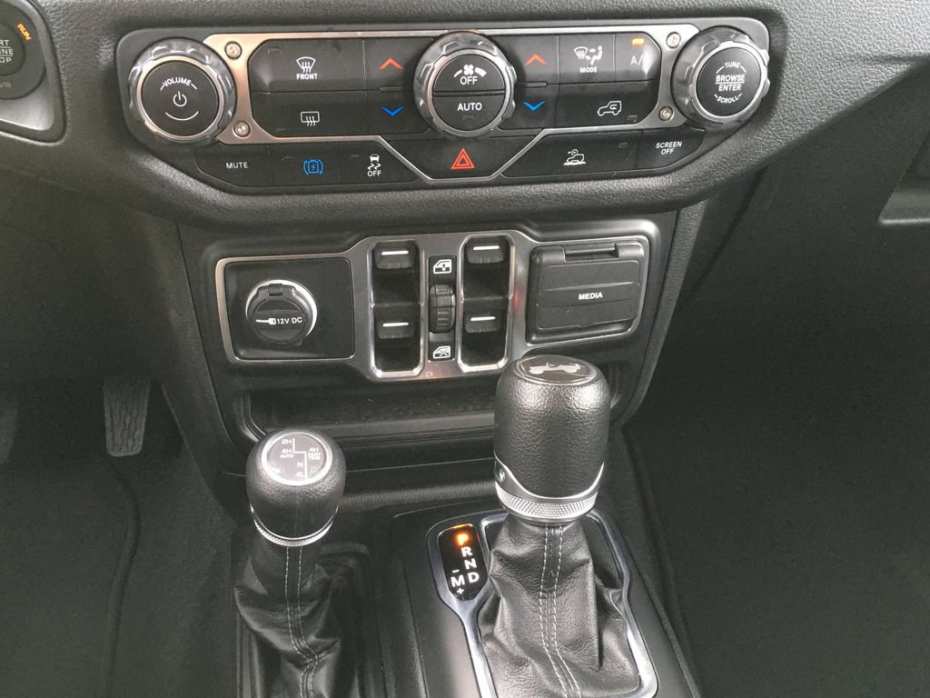 Used 2024 Jeep Wrangler Unlimited AWD/4WD image 19
