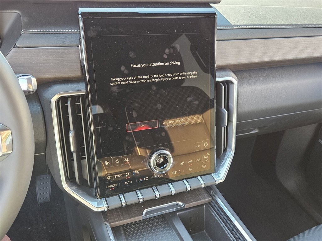 New 2025 GMC Acadia Denali image 18