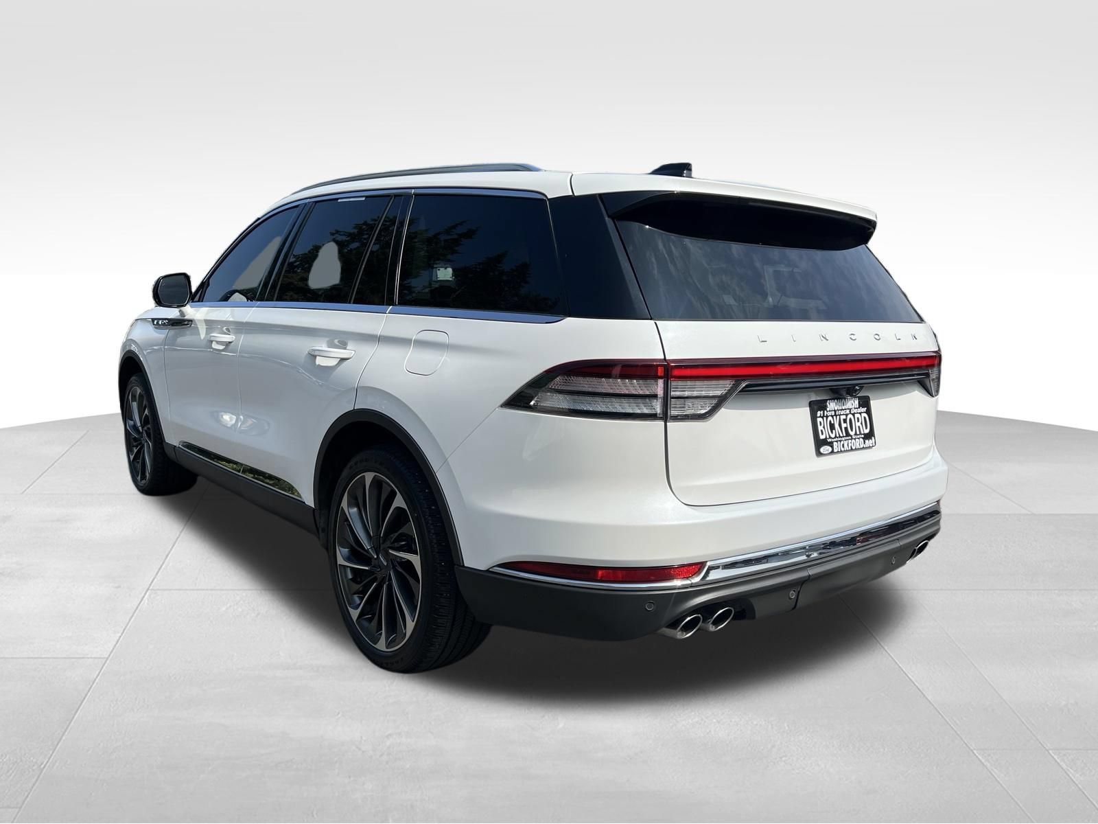 Used 2025 Lincoln Aviator Reserve w/ Equipment Group 201A AWD/4WD image 8