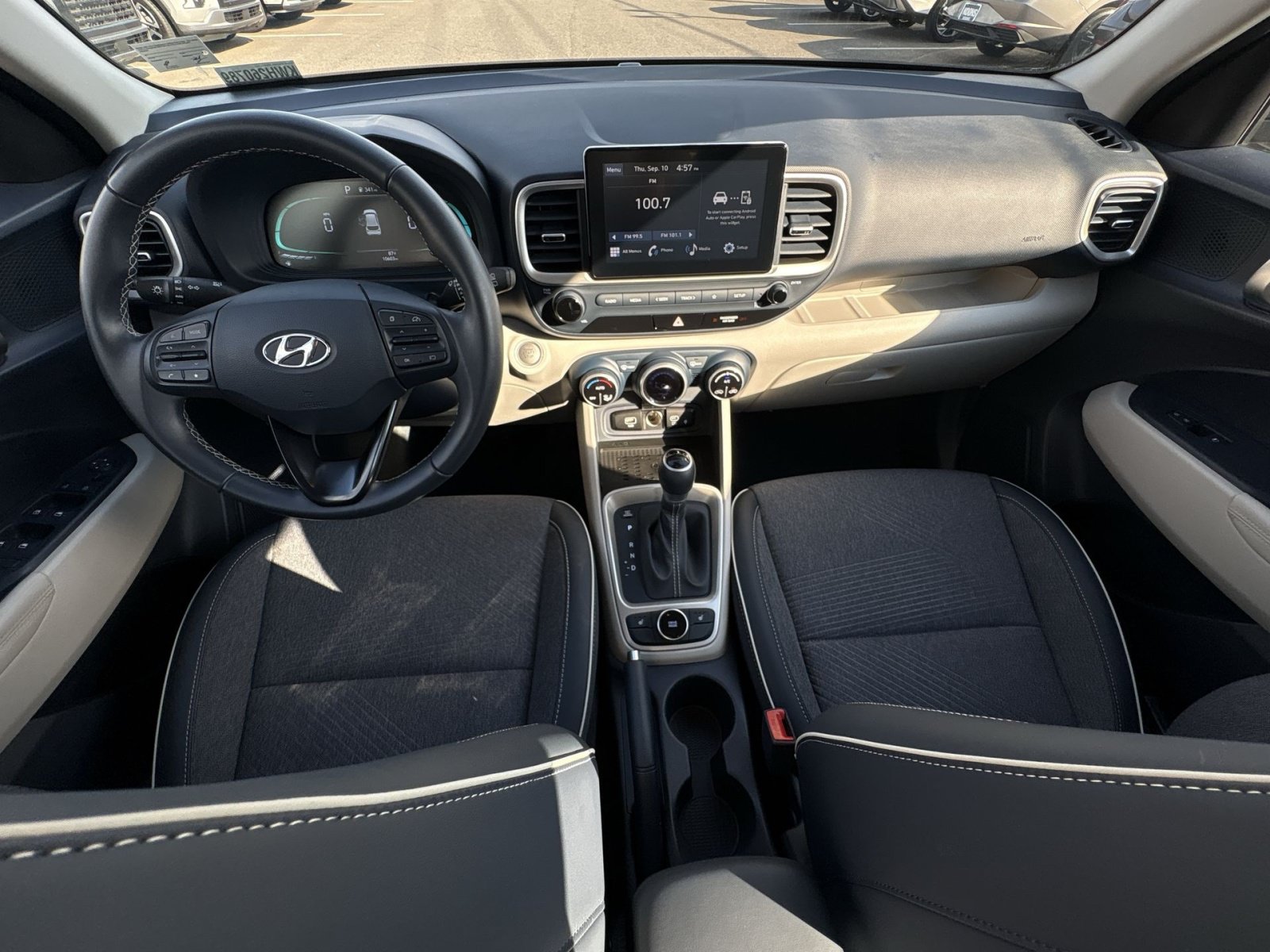 Used 2026 Hyundai Venue SEL FWD image 22