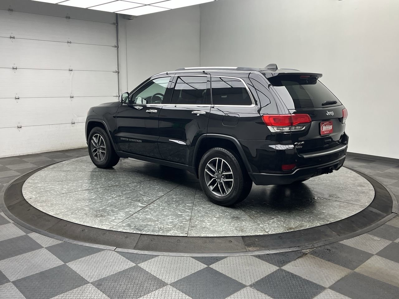 Used 2019 Jeep Grand Cherokee Limited w/ Trailer Tow Group IV image 2