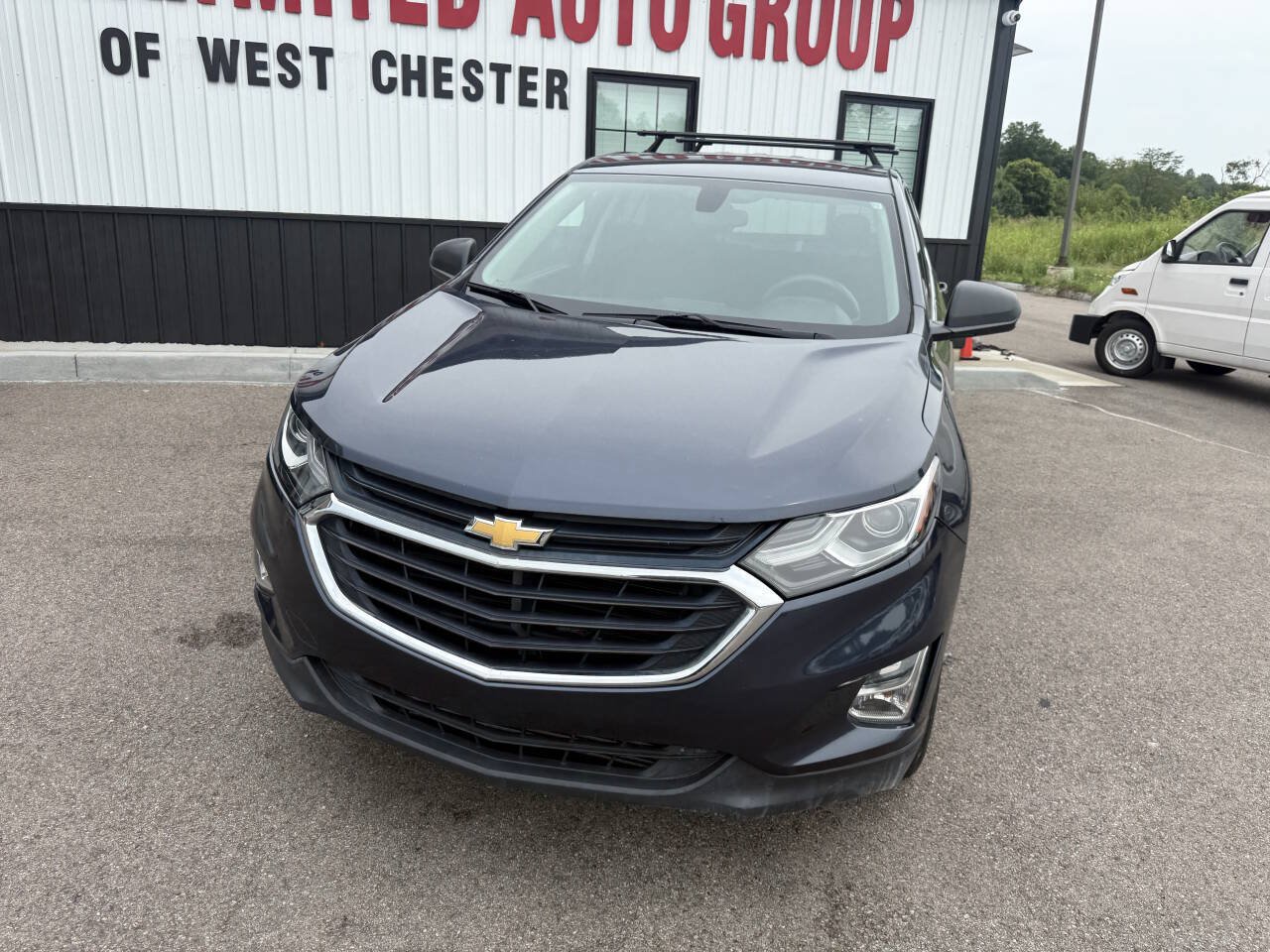 Used 2018 Chevrolet Equinox LT FWD image 3