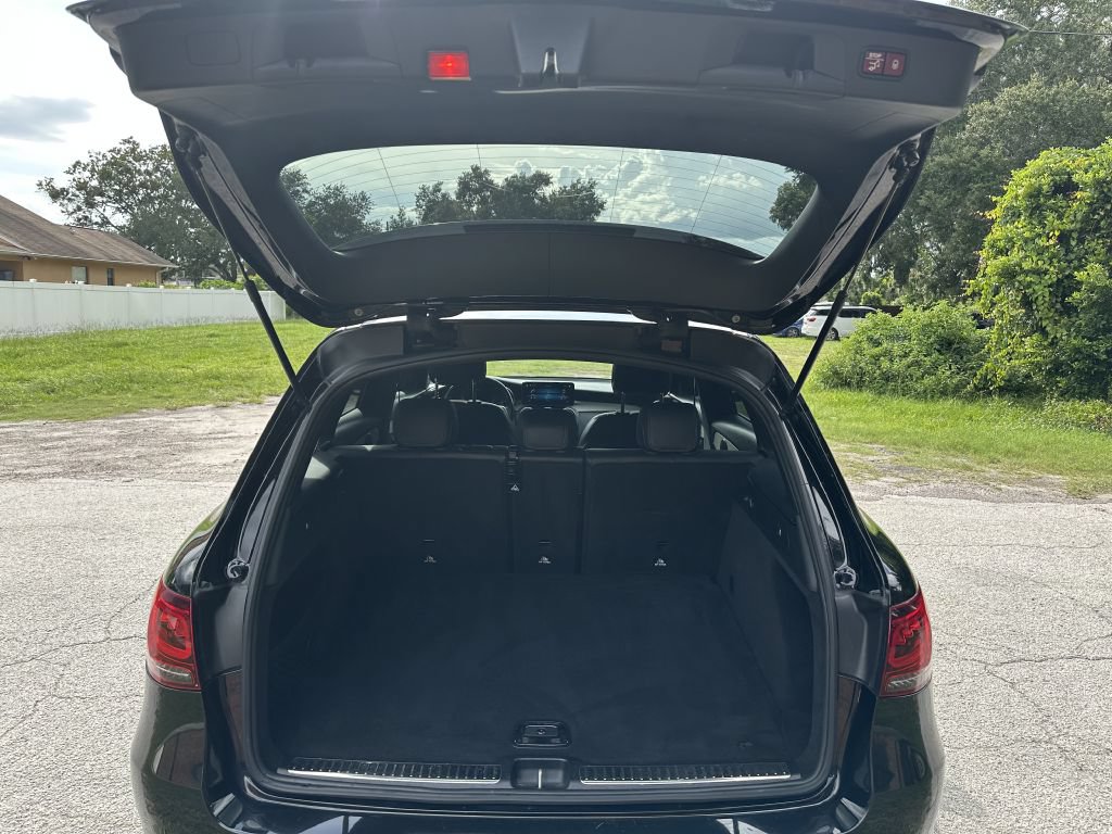 Used 2021 Mercedes-Benz GLC 300 image 12