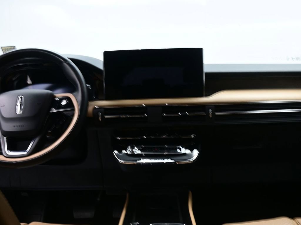 Used 2023 Lincoln Corsair Reserve w/ Equipment Group 202A image 14