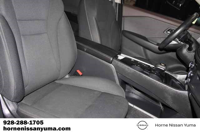 Used 2023 Nissan Rogue S image 6