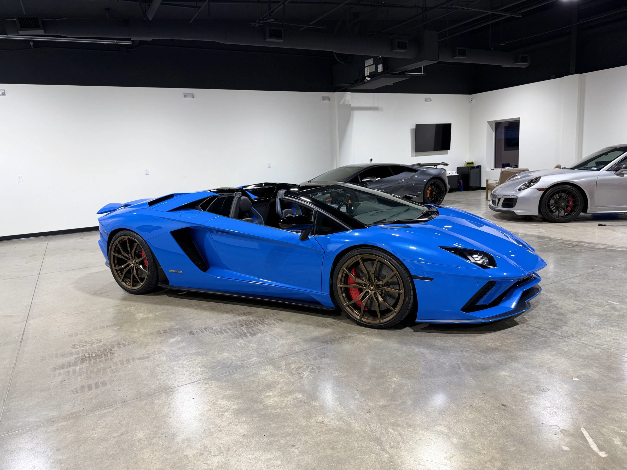 Used 2018 Lamborghini Aventador S AWD/4WD image 11
