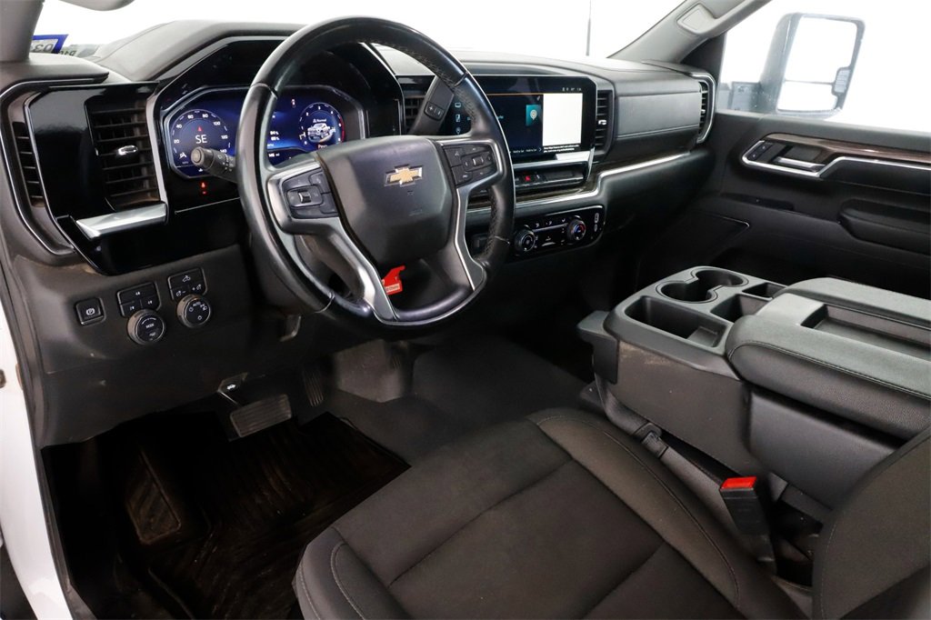 Used 2024 Chevrolet Silverado 2500 LT image 16