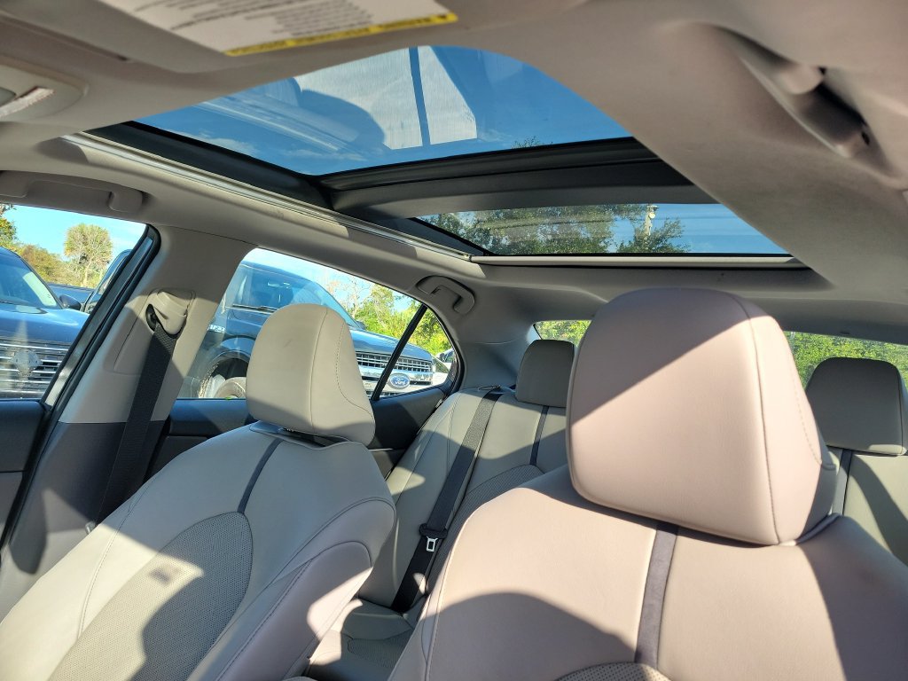 Used 2021 Toyota Camry XLE FWD image 21