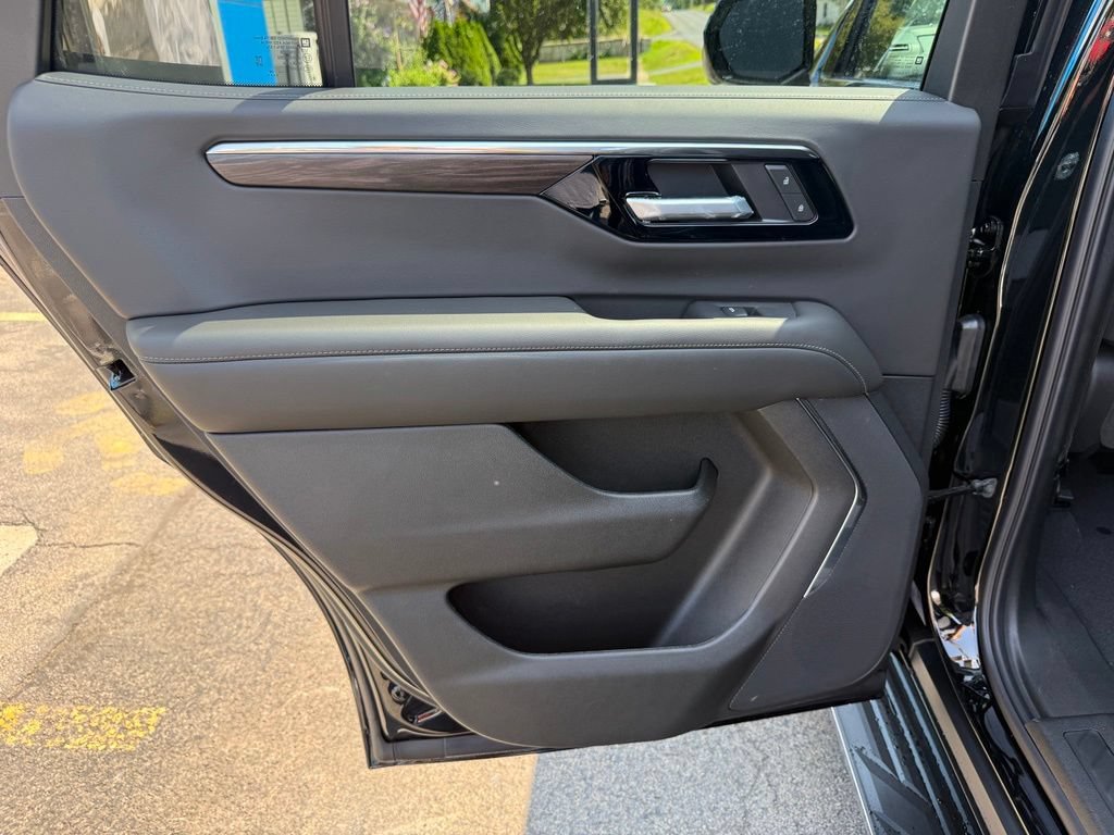 New 2026 Chevrolet Tahoe LS w/ LPO, Dark Essentials Package AWD/4WD image 22
