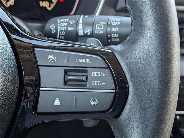 Used 2025 Honda Pilot Touring image 13