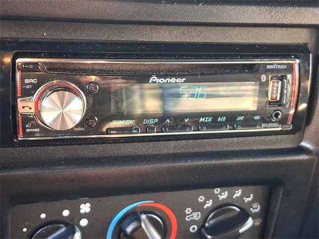 Used 1999 Jeep Wrangler SE image 16