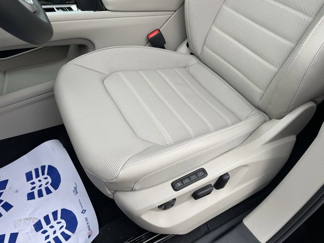 New 2025 Volkswagen Atlas SEL image 18