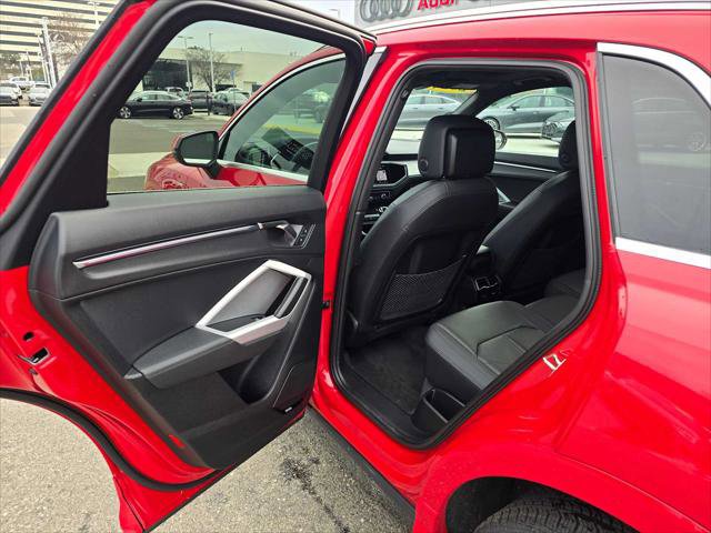 Used 2024 Audi Q3 2.0T Premium Plus w/ Premium Plus Package image 17