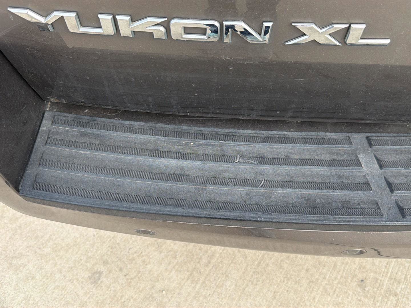 Used 2014 GMC Yukon XL SLT w/ SLT-2 Equipment Package AWD/4WD image 30