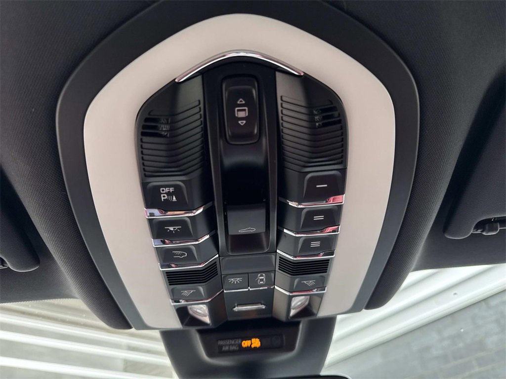 Used 2023 Porsche Macan GTS image 20