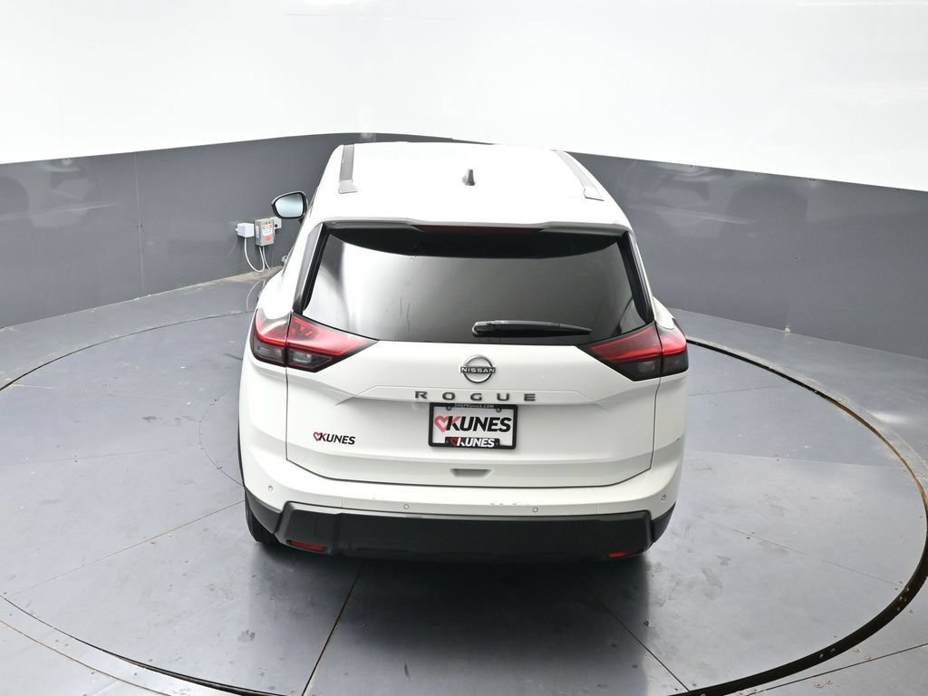 Used 2024 Nissan Rogue S FWD image 46