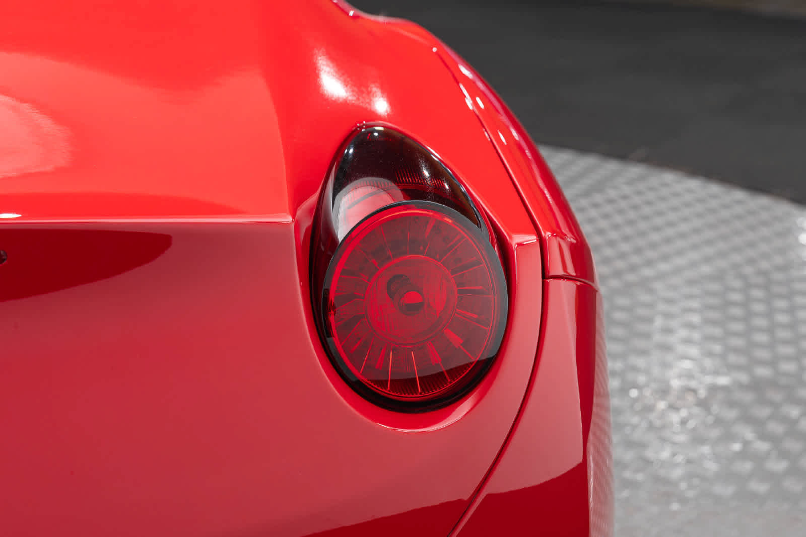Used 2010 Ferrari California RWD image 58