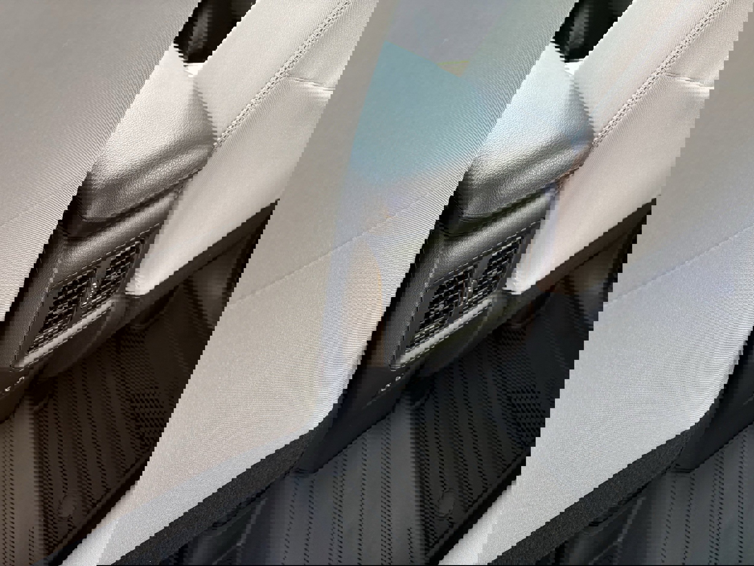 Used 2024 Toyota RAV4 XLE w/ Convenience Package AWD/4WD image 31