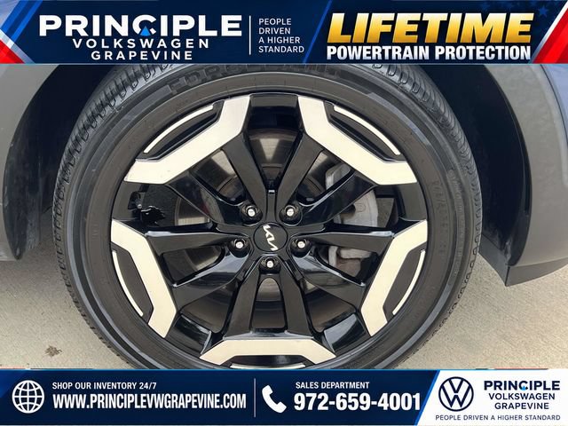 Used 2024 Kia Telluride S w/ S Sunroof Package FWD image 3