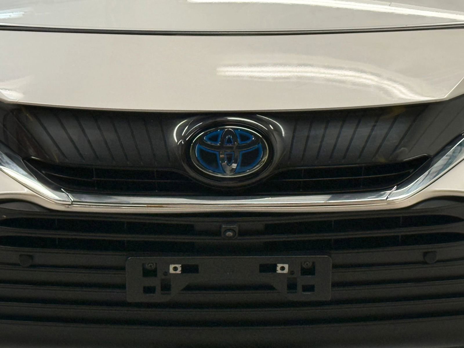 Used 2023 Toyota Venza Limited image 5