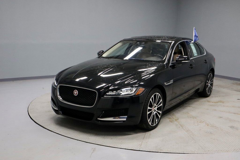 Used 2020 Jaguar XF Prestige image 6