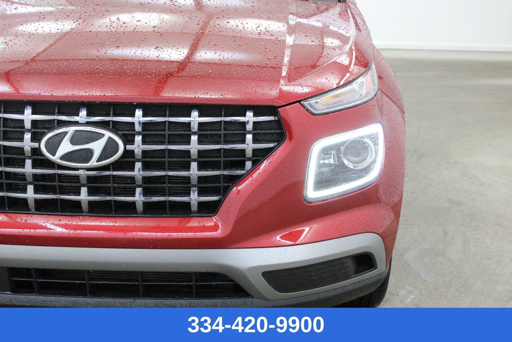 Used 2024 Hyundai Venue Limited image 7