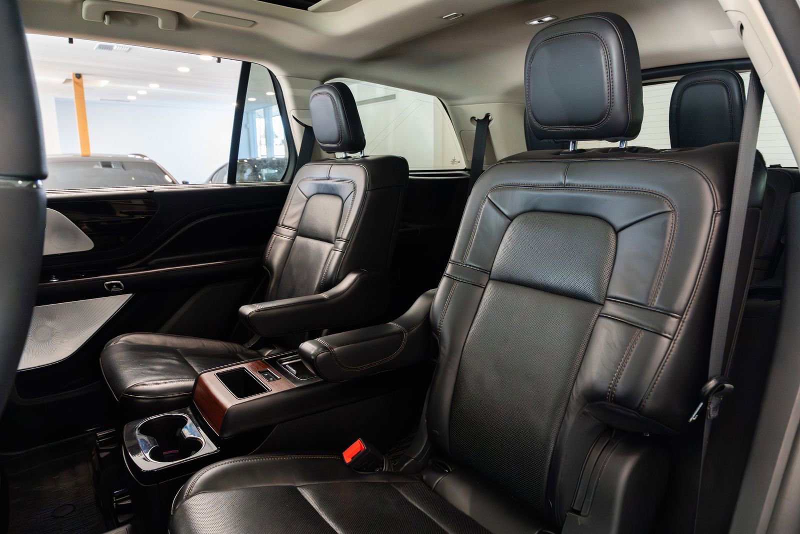 Used 2021 Lincoln Aviator Reserve w/ Equipment Group 210A image 20