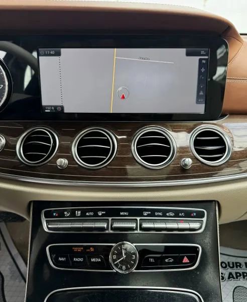 Used 2017 Mercedes-Benz E 300 4MATIC image 32