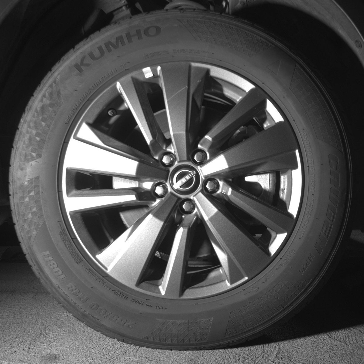 Used 2025 Nissan Pathfinder SV image 13