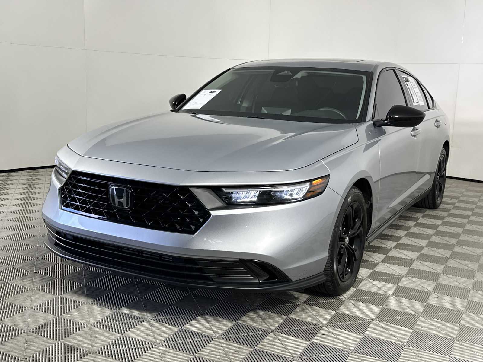 Used 2025 Honda Accord SE image 4