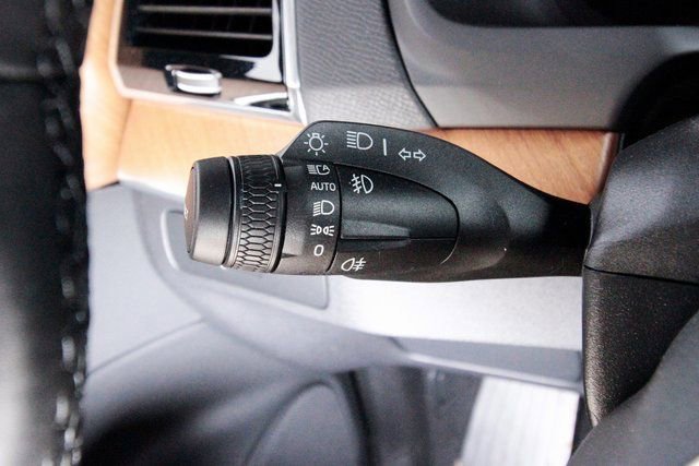 Certified 2025 Volvo XC90 B6 Plus w/ Protection Package Premier image 20