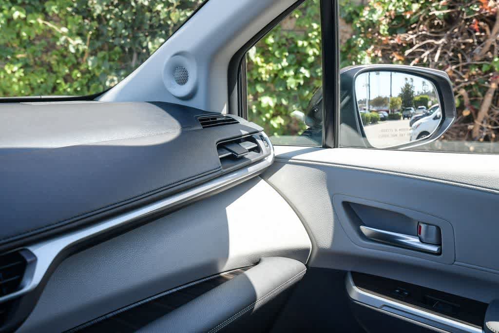 Used 2021 Toyota Sienna Limited FWD image 23