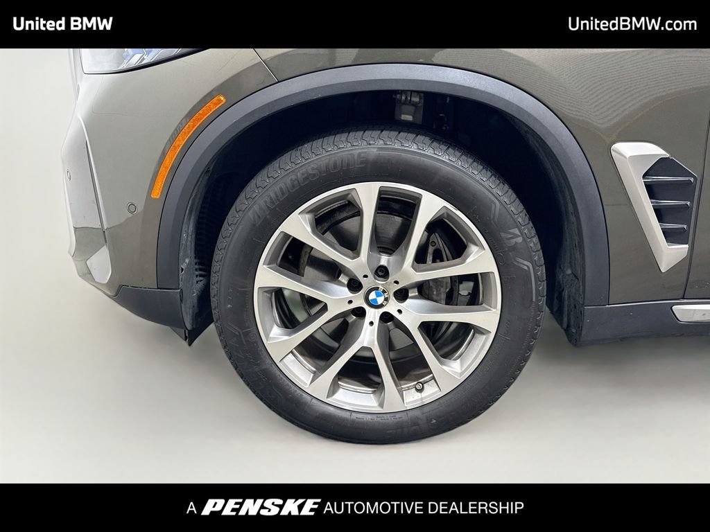 Certified 2026 BMW X5 xDrive40i AWD/4WD image 2