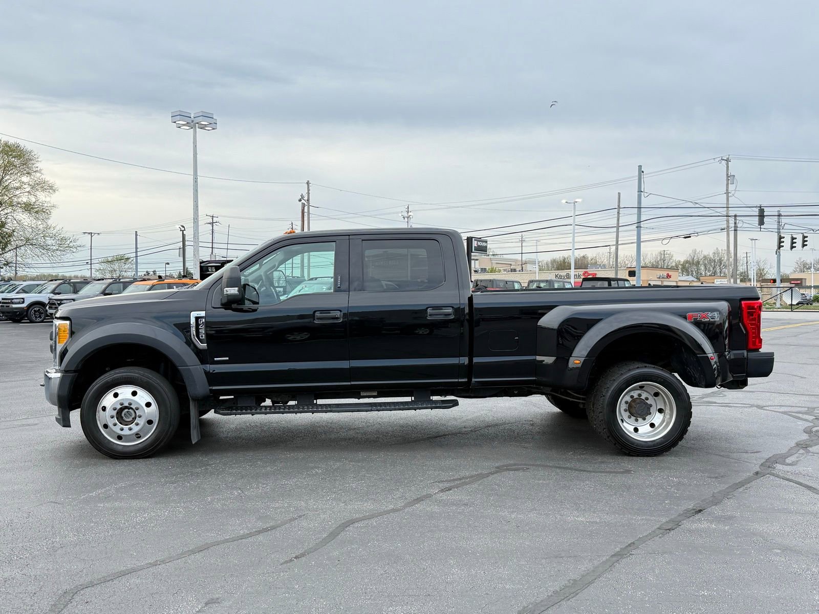 Used 2017 Ford F450 XL w/ Power Equipment Group AWD/4WD image 6