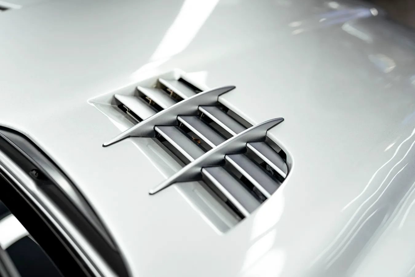 Used 2006 Mercedes-Benz SLR image 28