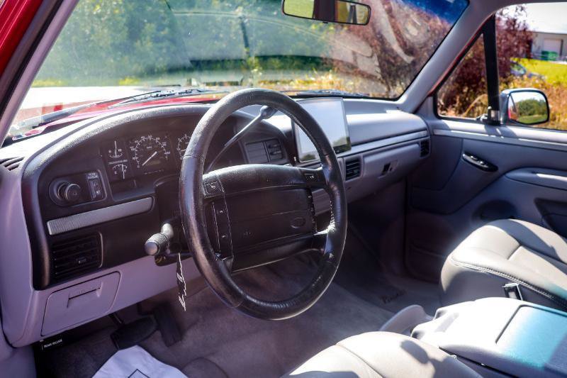 Used 1995 Ford Bronco XLT AWD/4WD image 8
