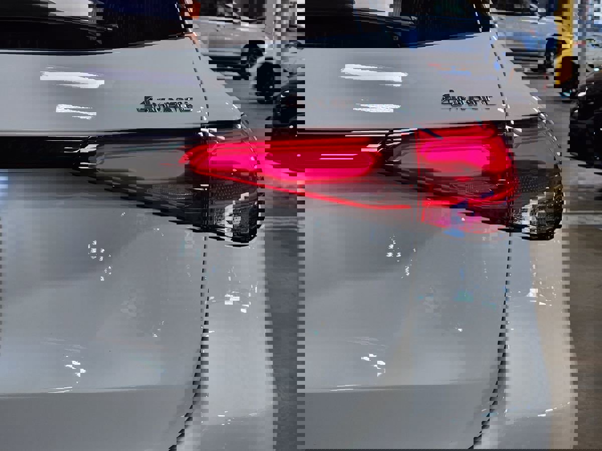 Used 2025 Mercedes-Benz GLC 300 4MATIC image 22