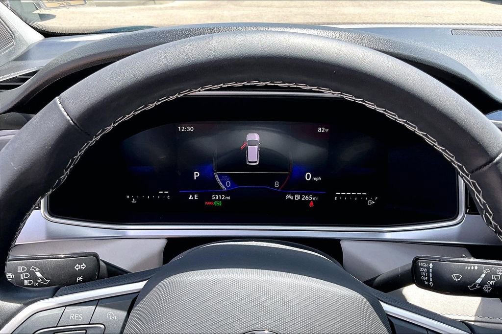 Used 2025 Volkswagen Taos SE image 26