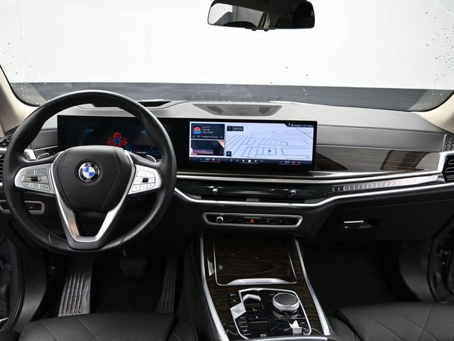 Used 2024 BMW X7 xDrive40i image 14