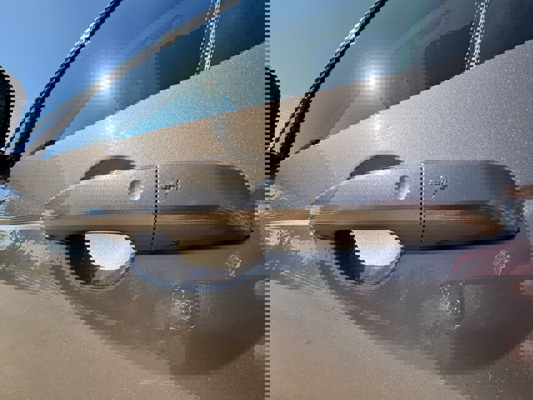 Used 2017 Land Rover Discovery SE image 25