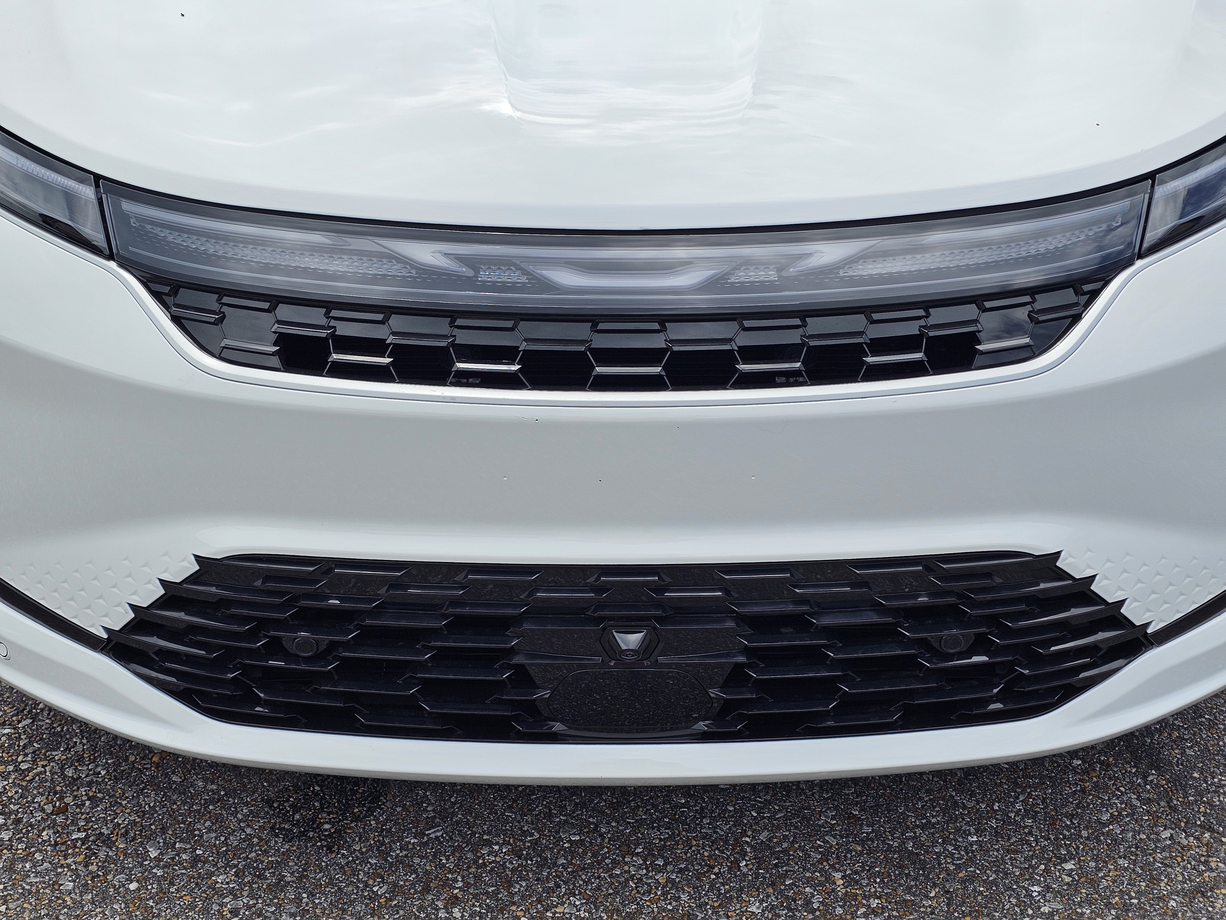 New 2027 Chrysler Pacifica Select FWD image 3