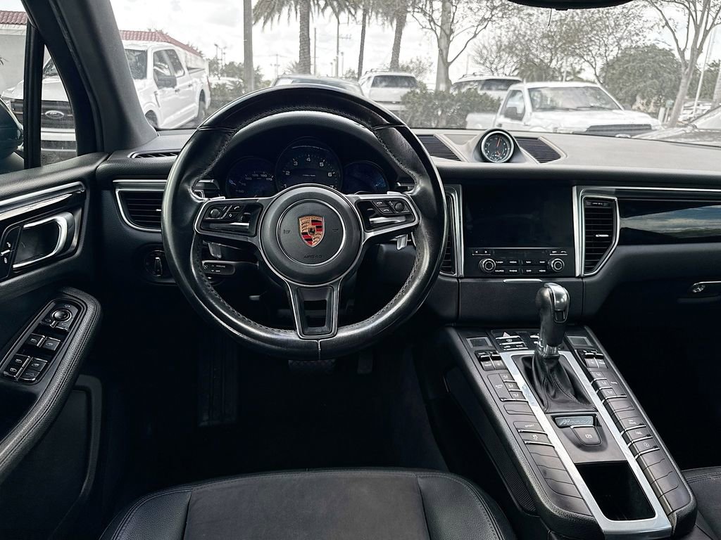 Used 2018 Porsche Macan AWD/4WD image 21