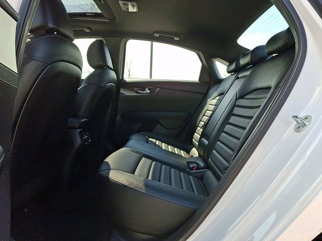 Used 2023 Kia Forte GT-Line w/ GT-Line Premium Package FWD image 13
