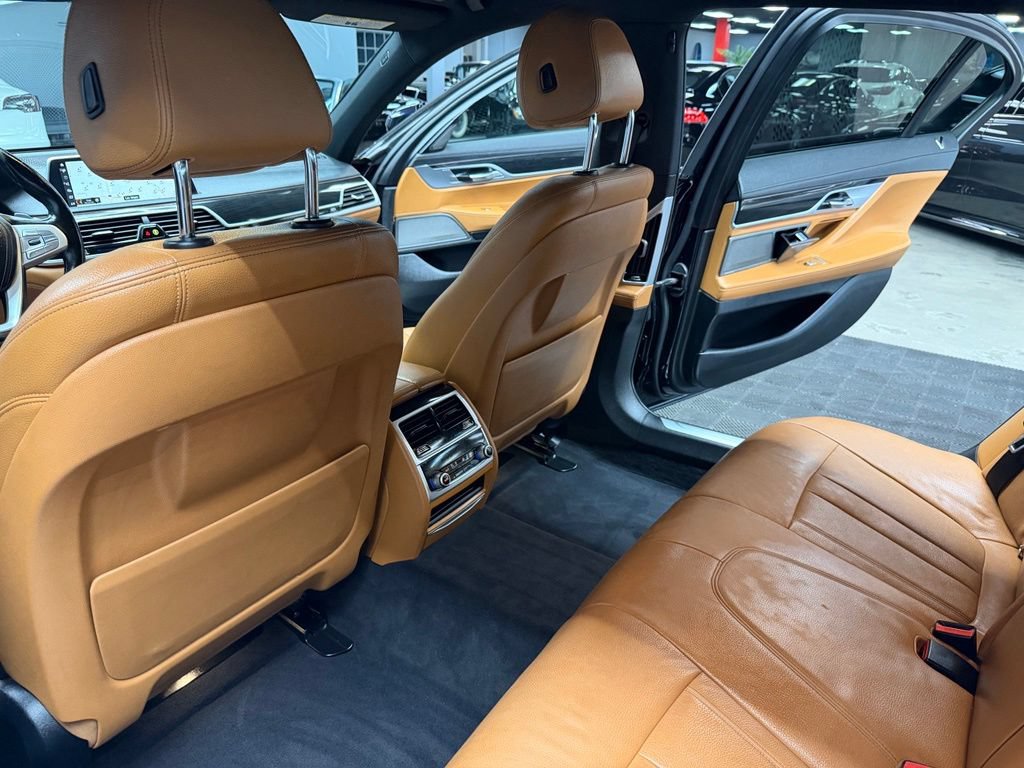 Used 2019 BMW 740i w/ M Sport Package RWD image 38