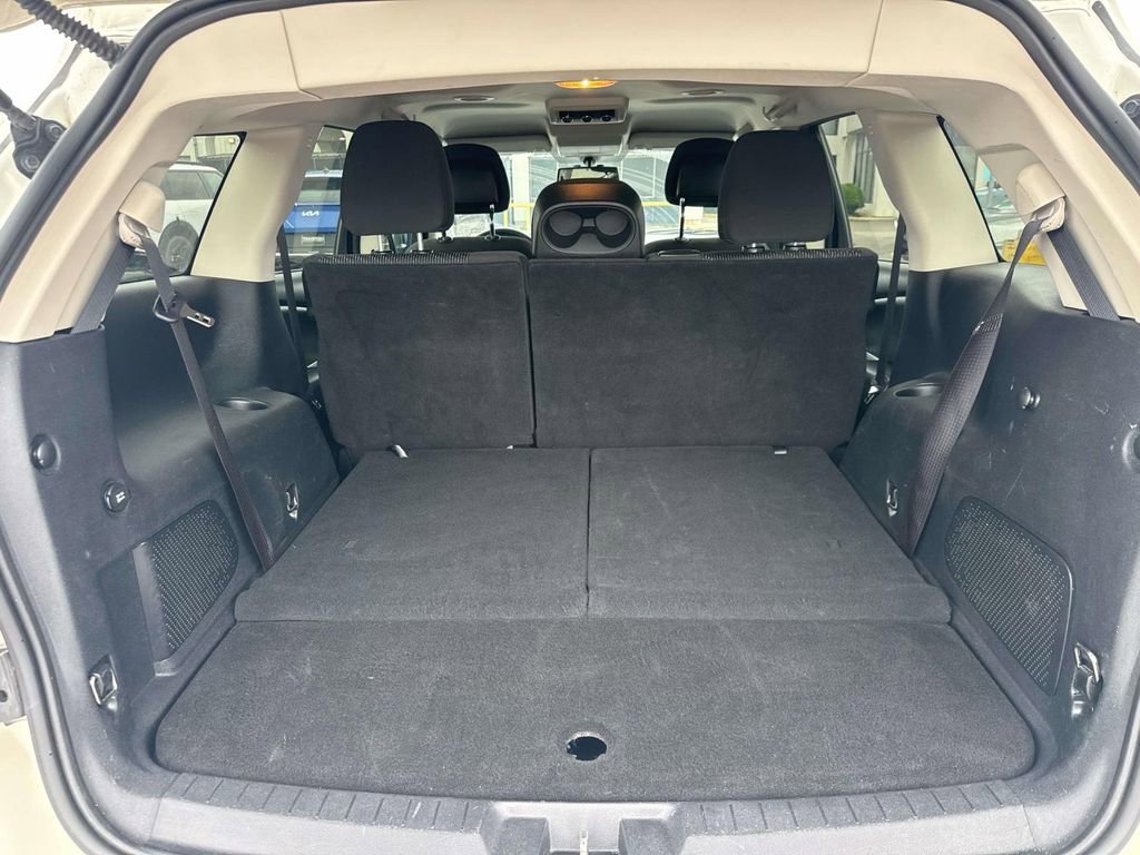 Used 2017 Dodge Journey SE w/ Flexible Seating Group FWD image 10